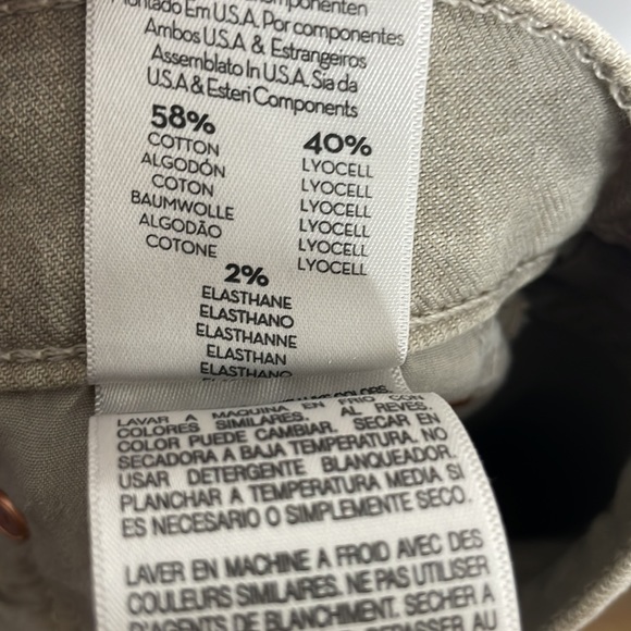 MOTHER | The Insider Ankle Frey Jeans in Chalk It Up - Picture 10 of 10